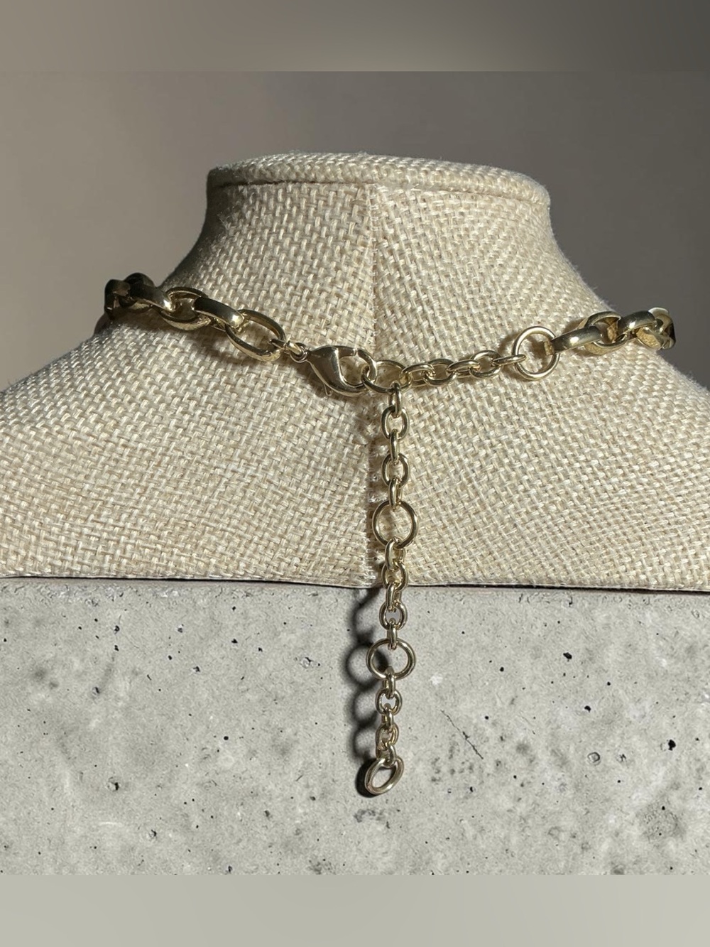 Lee by Lee Angel Capri Collar Necklace Pink Cabochon
Crystal Gold Tone - Picture 3 of 3